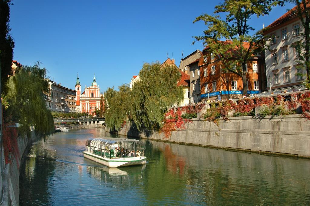 Ahotel Ljubljana Dış mekan fotoğraf